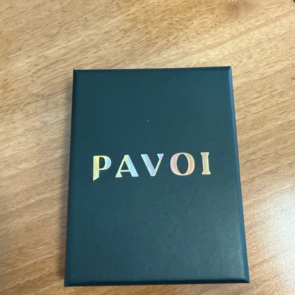 Pavoi 14 K Gold Plated Layered Necklaces with Green Pendant - New In Box - Picture 3 of 4